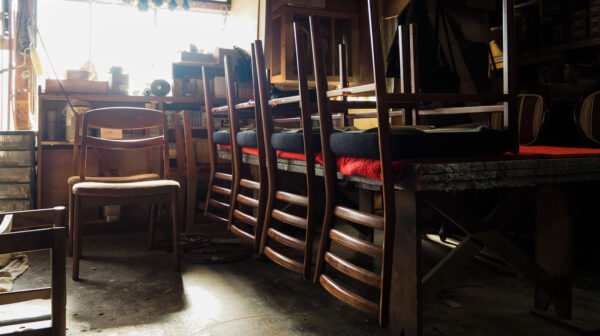 【共保木工】函館で80年以上続く老舗家具屋・椅子張り職人を募集！